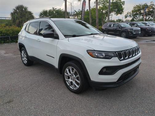 2023 Jeep Compass Latitude Lux