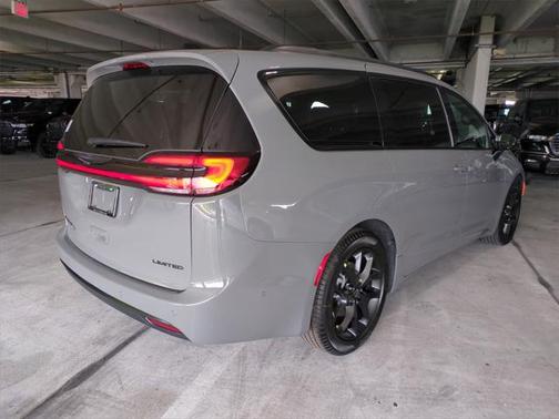 2025 Chrysler Pacifica Limited