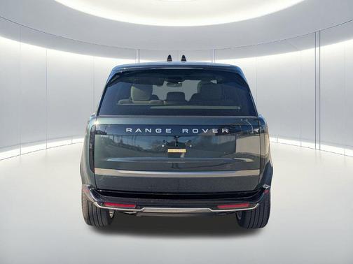 2025 Land Rover Range Rover P530 SE