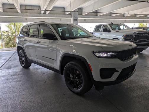 2025 Jeep Grand Cherokee Altitude