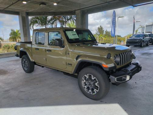2026 Jeep Gladiator Sahara 4x4