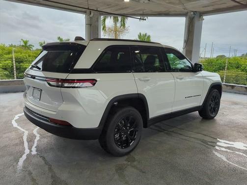 2025 Jeep Grand Cherokee Altitude