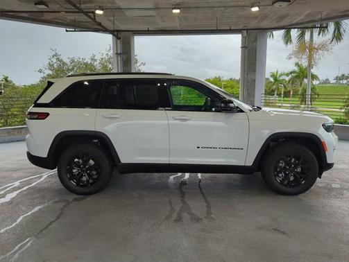 2025 Jeep Grand Cherokee Altitude
