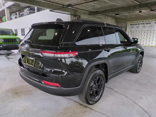 2025 Jeep Grand Cherokee Altitude