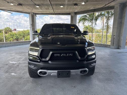 Diamond Black Crystal Pearlcoat 2019 RAM 1500 Rebel
