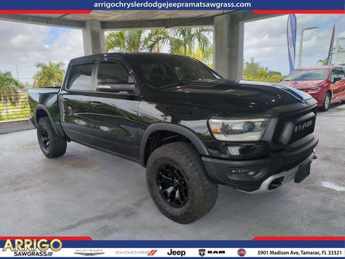 Diamond Black Crystal Pearlcoat 2019 RAM 1500 Rebel
