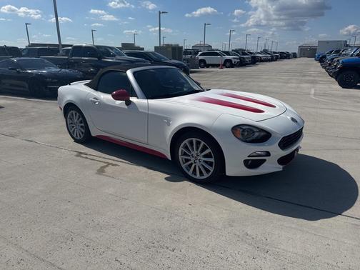 2018 FIAT 124 Spider Base