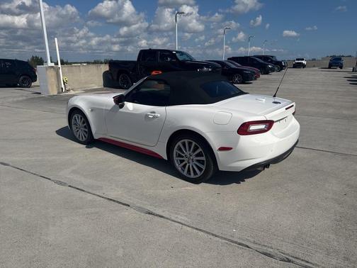 2018 FIAT 124 Spider Base