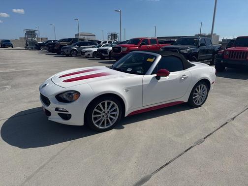 2018 FIAT 124 Spider Base