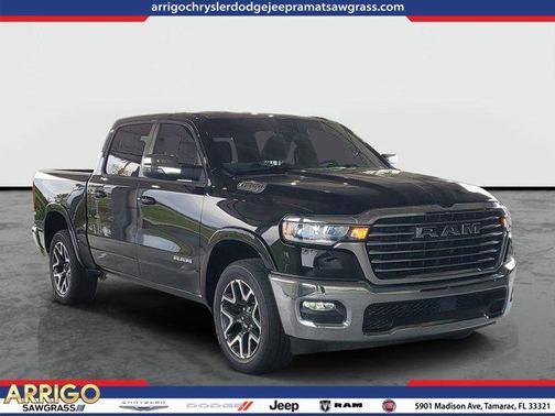 Diamond Black Crystal Pearlcoat 2026 RAM 1500 Laramie
