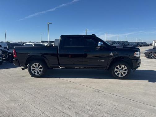 2019 RAM 3500 Laramie Crew Cab 4x4 6'4' Box
