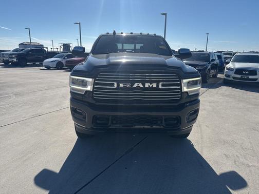 2019 RAM 3500 Laramie Crew Cab 4x4 6'4' Box