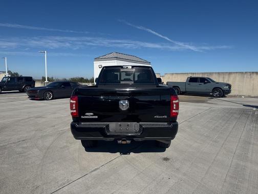 2019 RAM 3500 Laramie Crew Cab 4x4 6'4' Box