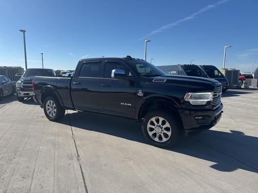 2019 RAM 3500 Laramie Crew Cab 4x4 6'4' Box