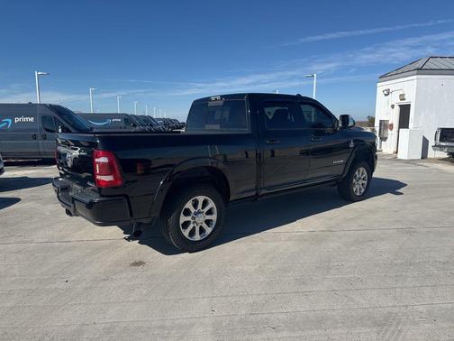 2019 RAM 3500 Laramie Crew Cab 4x4 6'4' Box