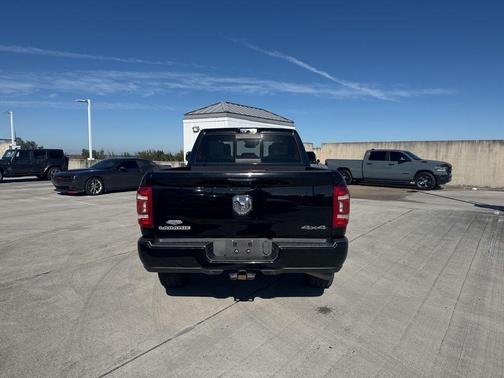 2019 RAM 3500 Laramie Crew Cab 4x4 6'4' Box