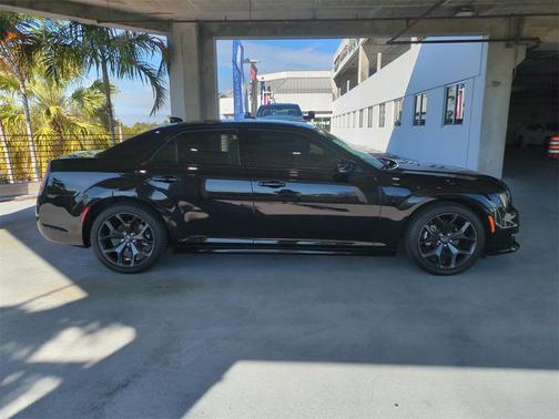 2023 Chrysler 300 Touring