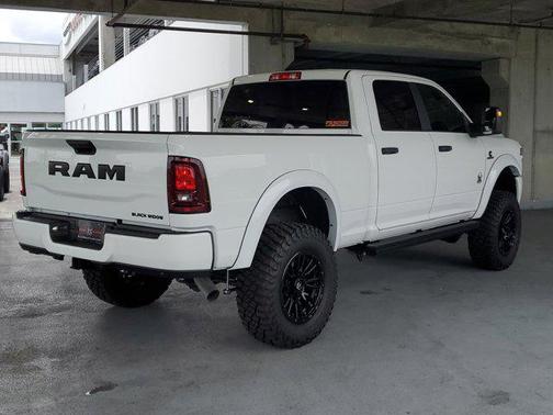 Bright White Clearcoat 2025 RAM 2500 Big Horn Crew Cab 4x4 6'4' Box