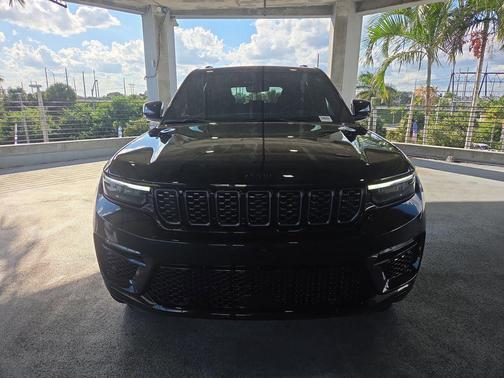 2025 Jeep Grand Cherokee Summit