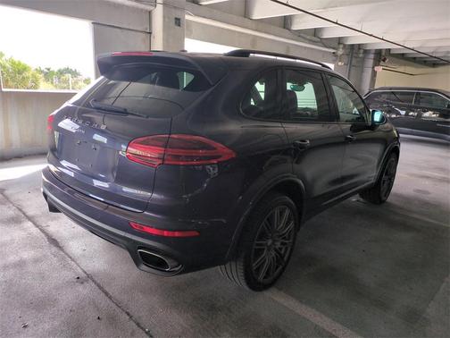 2017 Porsche Cayenne Platinum Edition