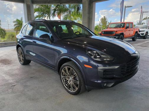 2017 Porsche Cayenne Platinum Edition