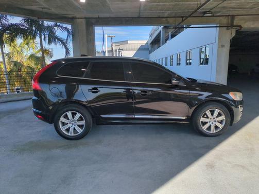 2017 Volvo XC60 T5 Inscription