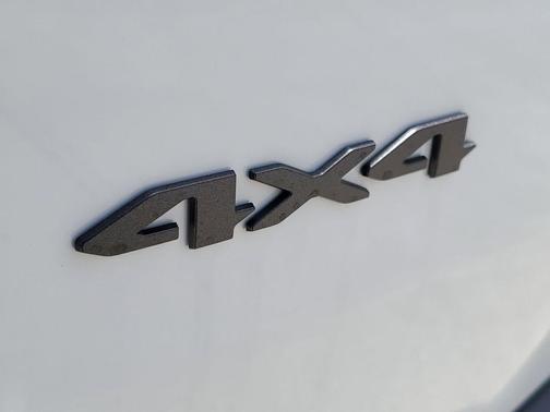 Bright White Clearcoat 2026 Jeep Cherokee Limited