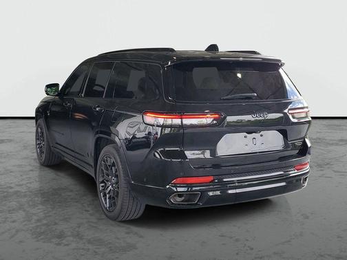 Diamond Black Crystal Pearlcoat 2024 Jeep Grand Cherokee L Summit