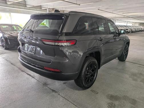 2025 Jeep Grand Cherokee Altitude