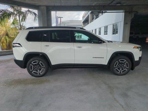 2026 Jeep Cherokee Laredo 4x4