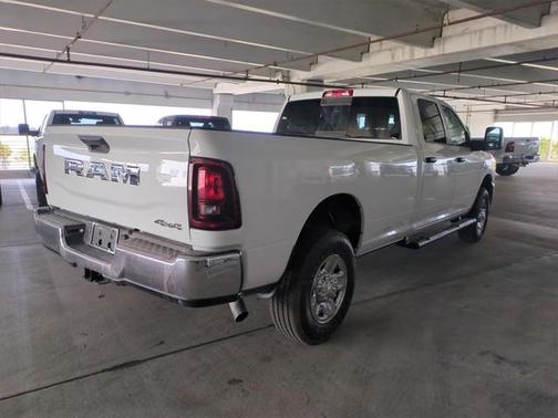 2025 RAM 2500 Tradesman Crew Cab 4x4 8' Box