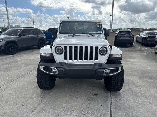 2022 Jeep Gladiator Overland