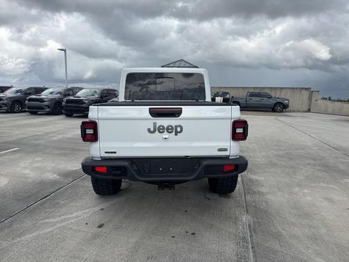 2022 Jeep Gladiator Overland