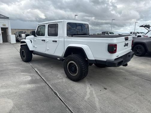 2022 Jeep Gladiator Overland