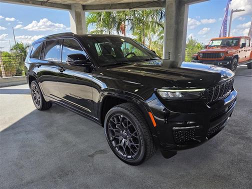 2025 Jeep Grand Cherokee Summit
