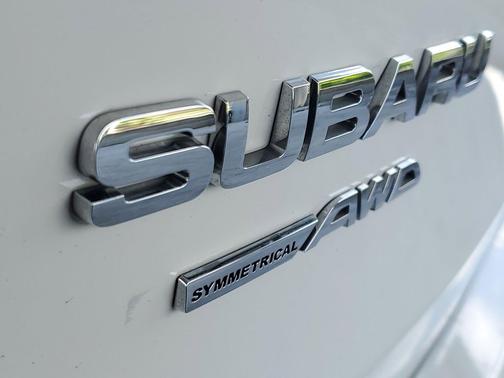 Crystal White Pearl 2019 Subaru Ascent Touring 7-Passenger