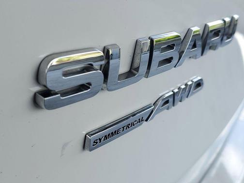 Crystal White Pearl 2019 Subaru Ascent Touring 7-Passenger
