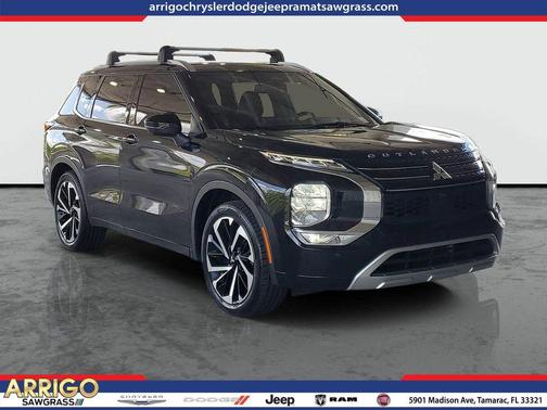 Black 2022 Mitsubishi Outlander SEL 2.5 2WD