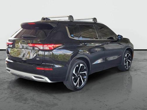 Black 2022 Mitsubishi Outlander SEL 2.5 2WD