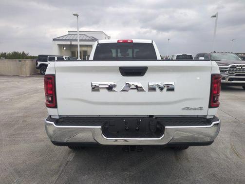 2026 RAM 2500 Tradesman Crew Cab 4x4 8' Box