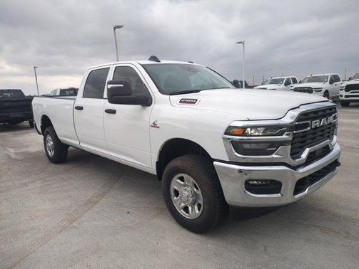 2026 RAM 2500 Tradesman Crew Cab 4x4 8' Box