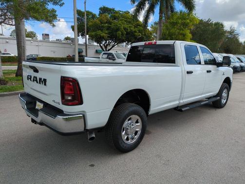 2026 RAM 2500 Tradesman Crew Cab 4x4 8' Box