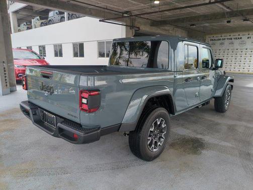 2026 Jeep Gladiator Sahara 4x4