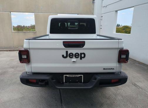 2026 Jeep Gladiator Sahara 4x4
