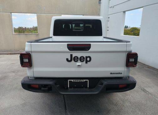2026 Jeep Gladiator Sahara 4x4