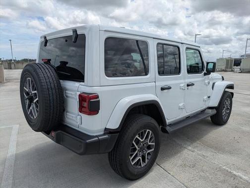 2025 Jeep Wrangler 4-Door Sahara 4x4