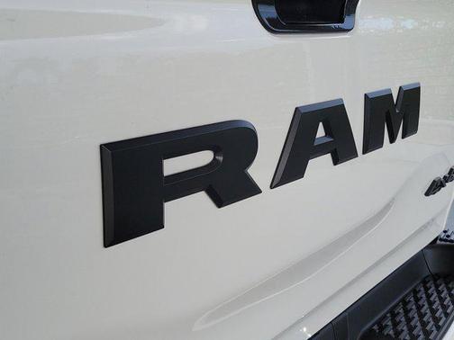 Ivory White Tri-Coat Pearlcoat 2026 RAM 1500 Limited