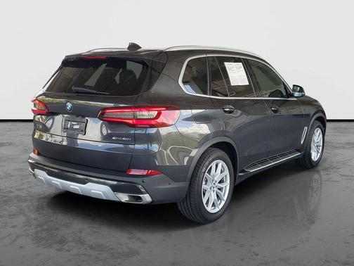 Dark Graphite Metallic 2023 BMW X5 xDrive40i