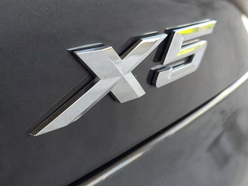 Dark Graphite Metallic 2023 BMW X5 xDrive40i