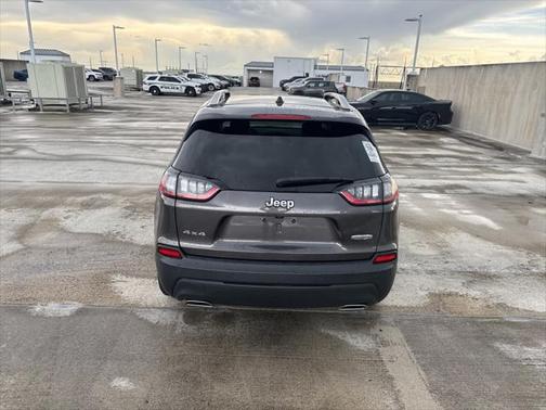 2021 Jeep Cherokee Latitude Lux